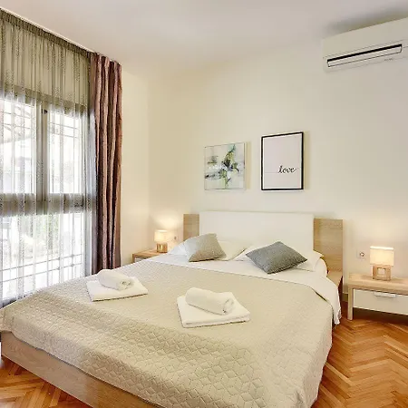 Apartamento 200 Meter Zum Mit Salzwasserpool, Grill, Sonnenterrasse Pula