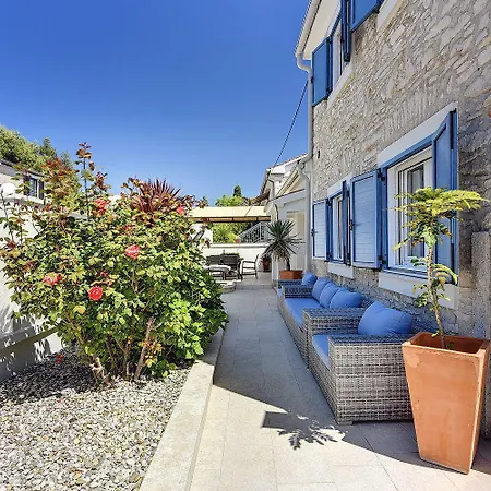 200 Meter Zum Mit Salzwasserpool, Grill, Sonnenterrasse Apartamento *